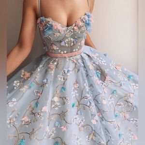 Light blue Teuta Matoshi size 2